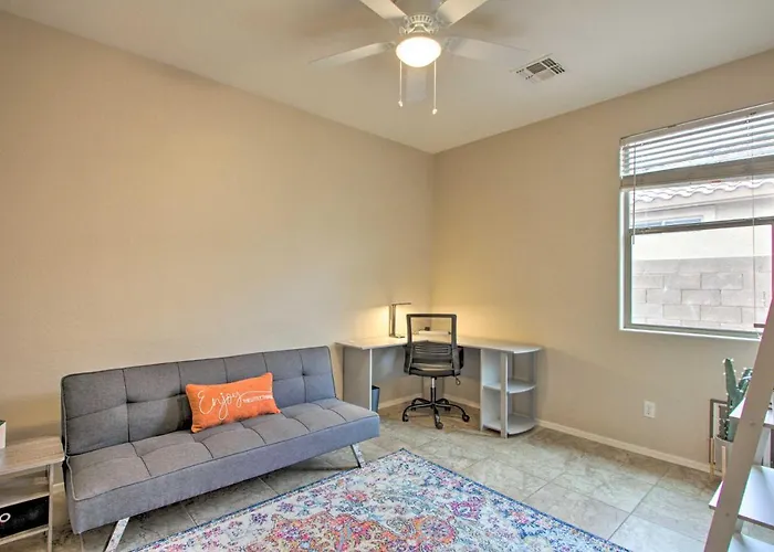 Sunny Surprise Vacation Rental W/ Pool, Near Golf! Holiday home *