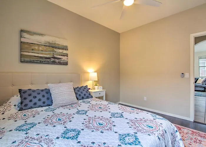 Sunny Surprise Vacation Rental W/ Pool, Near Golf! Holiday home *