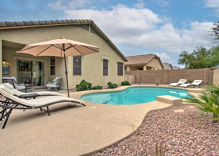Sunny Surprise Vacation Rental W/ Pool, Near Golf! Holiday home *